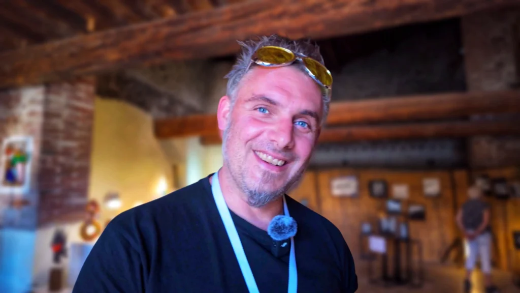 Pierrot Doremus souffleur de verre à Gramat , au festival du verre 2025 0Palau del vidre