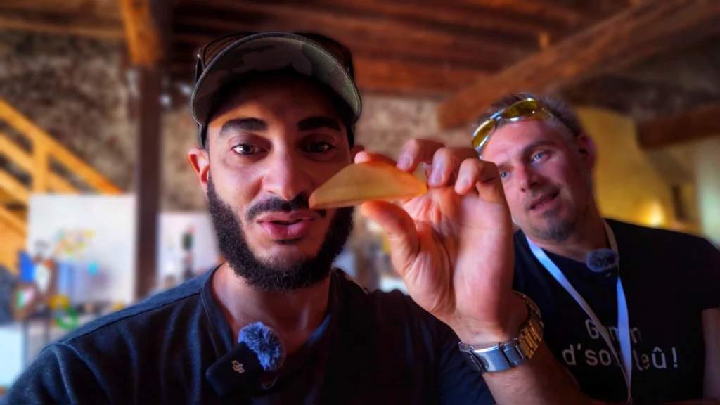 tarik impec et Pierrot Doremus au festival du verre à palau del vidre pour une collaboration en maroquinerie avec l'atelier Galcollab atelier concept